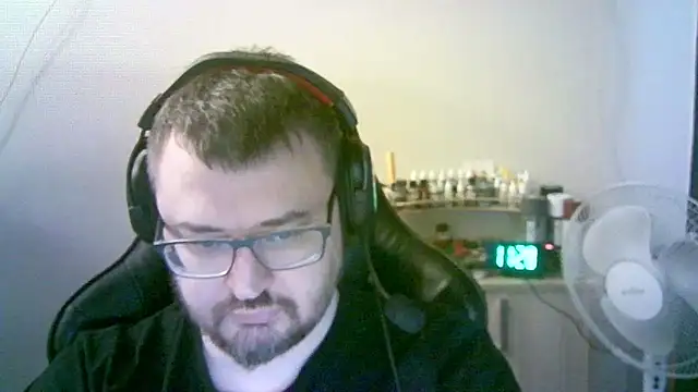 SirAbuser online show from March 18, 8:28 am