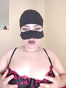 Snapshot of Diva_watine chatting on October 23, 1:43 pm Diva watine online show from October 23, 1:43 pm