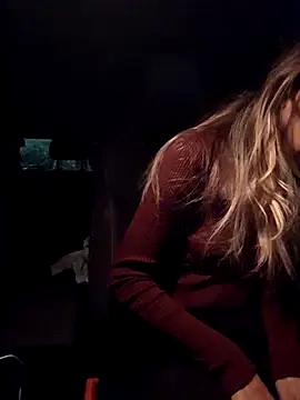 Snapshot of PetiteSecrets chatting on February 15, 8:27 pm PetiteSecrets online show from February 15, 8:27 pm