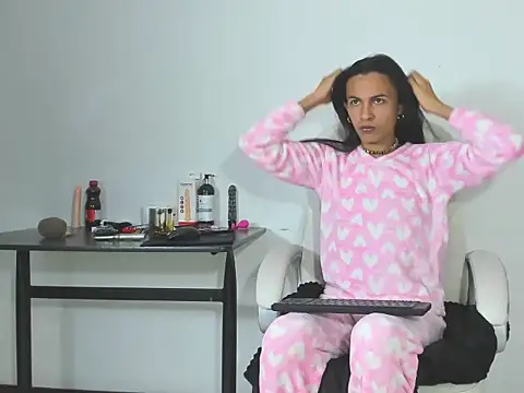 Aisha hotts777 online show from September 12, 7:19 am