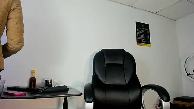 Aisha hotts777 online show from November 29, 3:53 am