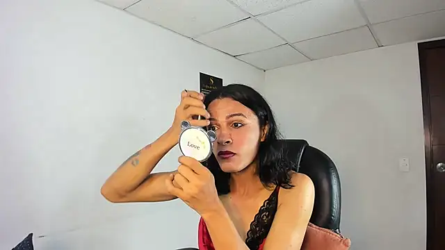 Aisha hotts777 online show from December 3, 5:15 am