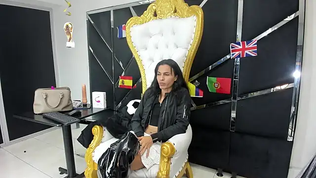 Aisha hotts777 online show from June 20, 8:00 pm