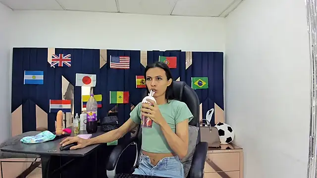 Aisha hotts777 online show from July 5, 8:38 pm