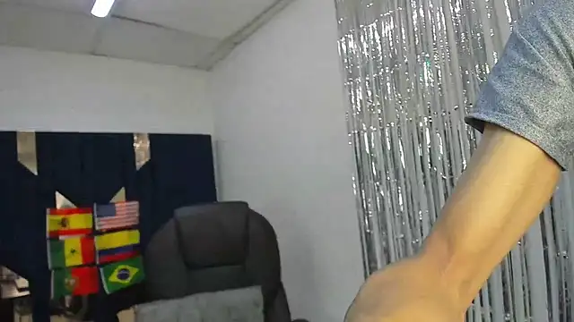Aisha hotts777 online show from July 18, 6:23 pm