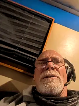 Snapshot of Deepinallthe chatting on March 2, 5:08 am Deepinallthe online show from March 2, 5:08 am