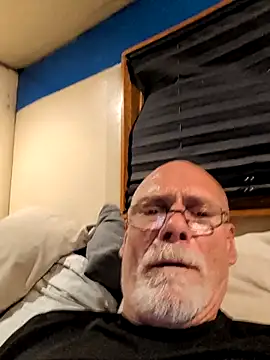 Snapshot of Deepinallthe chatting on March 7, 7:05 am Deepinallthe online show from March 7, 7:05 am