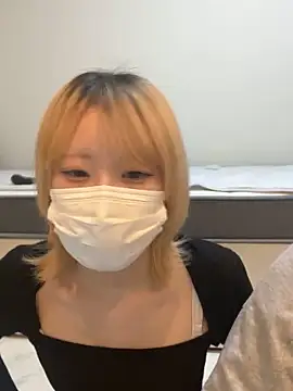 Snapshot of reon_reonreon chatting on March 6, 3:19 pm reon reonreon online show from March 6, 3:19 pm