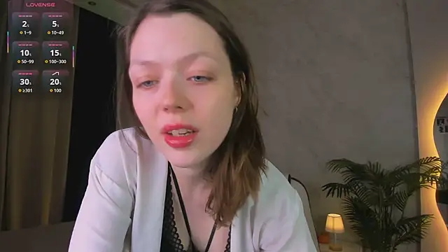 Lunar Lily online show from November 10, 5:39 am