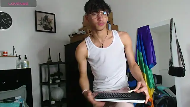 Gael Jones online show from September 21, 1:46 pm