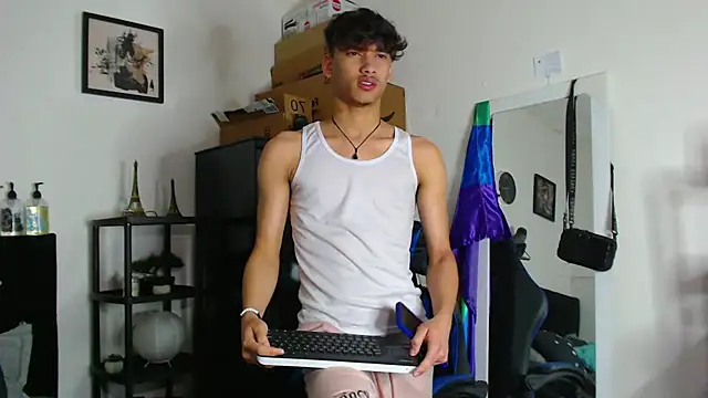 Gael Jones online show from September 25, 2:26 am