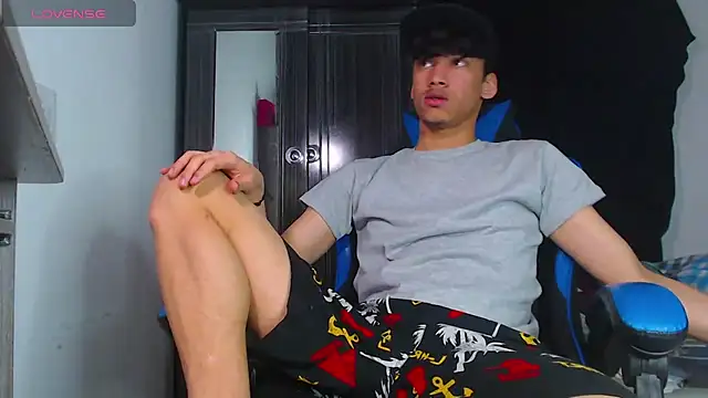 Gael Jones online show from February 8, 8:01 pm