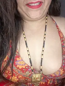 Snapshot of indian-hotmilfs chatting on April 5, 7:22 pm indian-hotmilfs online show from April 5, 7:22 pm