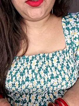 Snapshot of indian-hotmilfs chatting on April 21, 7:39 pm indian-hotmilfs online show from April 21, 7:39 pm