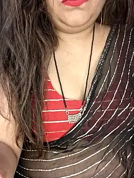Snapshot of indian-hotmilfs chatting on April 23, 7:27 pm indian-hotmilfs online show from April 23, 7:27 pm