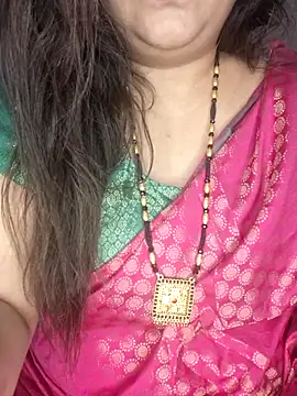 Snapshot of indian-hotmilfs chatting on May 10, 1:11 am indian-hotmilfs online show from May 10, 1:11 am