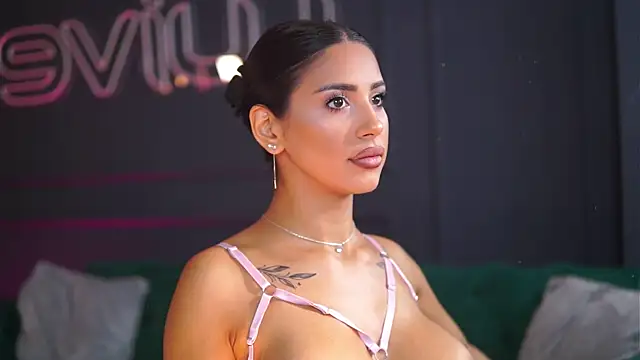 SiennaRuh online show from September 15, 6:35 am