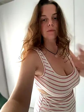 TenderLaGlamor online show from September 21, 12:51 pm