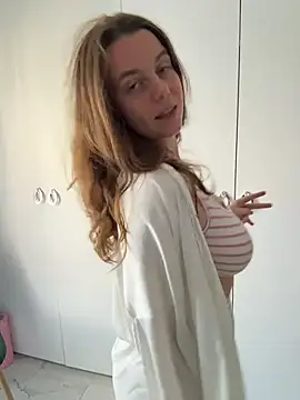 TenderLaGlamor online show from November 18, 12:20 pm