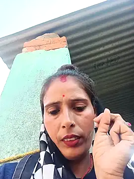 Snapshot of Arti13A chatting on May 1, 11:37 am Arti13A online show from May 1, 11:37 am