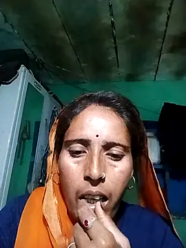 Snapshot of Arti13A chatting on May 13, 12:30 am Arti13A online show from May 13, 12:30 am
