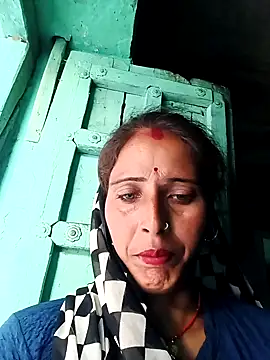 Snapshot of Arti13A chatting on May 14, 12:39 am Arti13A online show from May 14, 12:39 am