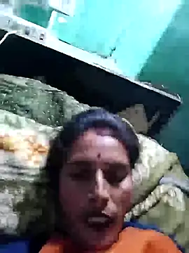 Snapshot of Arti13A chatting on May 31, 4:31 am Arti13A online show from May 31, 4:31 am