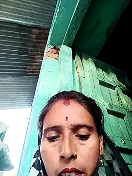 Snapshot of Arti13A chatting on June 5, 12:50 am Arti13A online show from June 5, 12:50 am