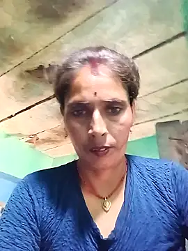 Snapshot of Arti13A chatting on June 5, 6:52 am Arti13A online show from June 5, 6:52 am