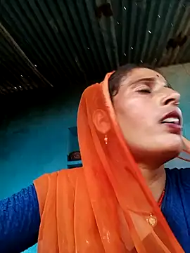 Snapshot of Arti13A chatting on June 9, 1:23 pm Arti13A online show from June 9, 1:23 pm