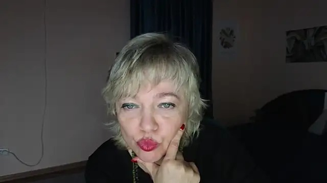 Snapshot of Rosette_Pricky chatting on November 8, 2:28 pm Rosette Pricky online show from November 8, 2:28 pm