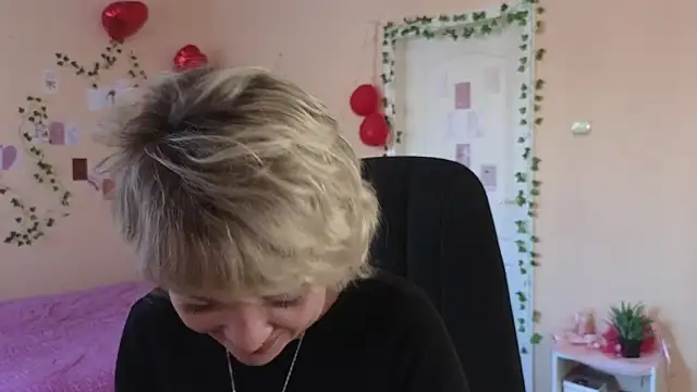 Snapshot of Rosette_Pricky chatting on March 12, 2:01 pm Rosette Pricky online show from March 12, 2:01 pm