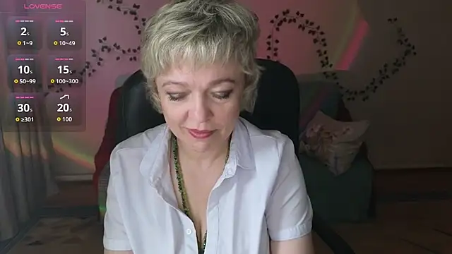 Snapshot of Rosette_Pricky chatting on April 5, 2:36 pm Rosette Pricky online show from April 5, 2:36 pm