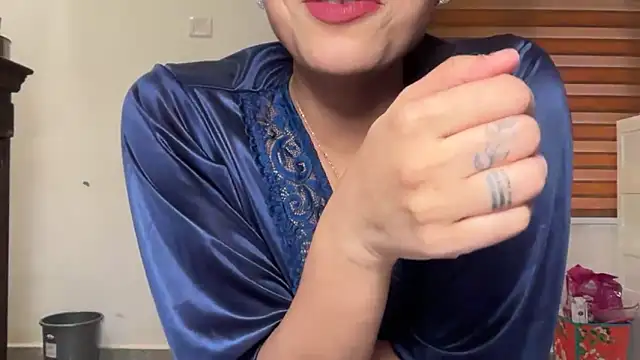 Snapshot of LucytheDevilQueen chatting on March 8, 5:11 am LucytheDevilQueen online show from March 8, 5:11 am