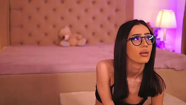 ChloeObril online show from April 2, 3:37 am