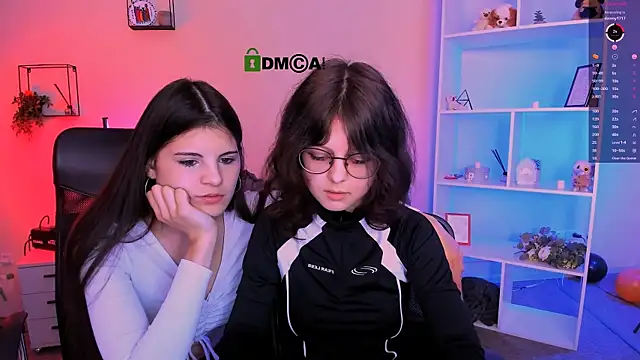 Snapshot of lizzie_boom chatting on November 8, 9:02 pm lizzie boom online show from November 8, 9:02 pm