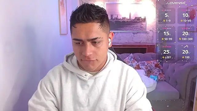 Aaronn 12 online show from September 17, 12:07 pm