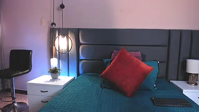 SagiraBelle online show from November 11, 6:08 pm