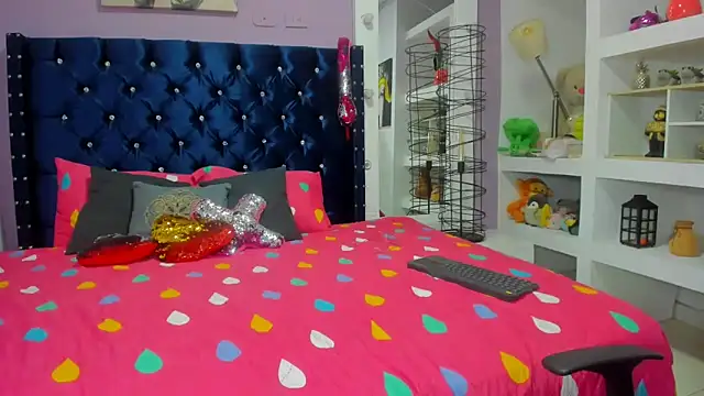 elianaa soto online show from October 24, 6:37 pm