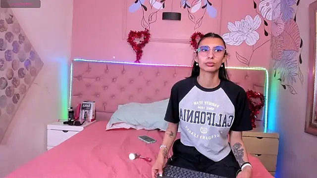 Ethan N Abby online show from October 4, 7:45 pm