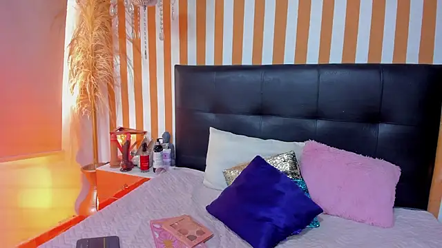 LunaToledo online show from February 5, 4:33 pm