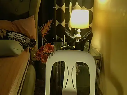 Snapshot of AsianHorseCockOwen chatting on November 19, 6:13 am AsianHorseCockOwen online show from November 19, 6:13 am