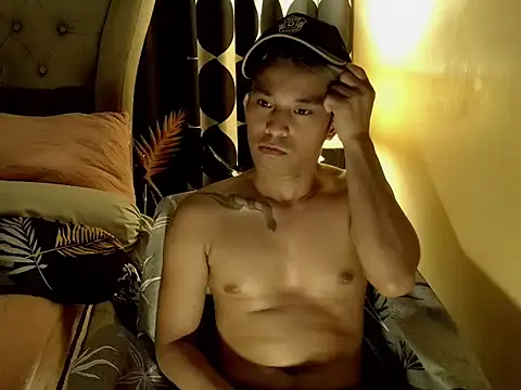 Snapshot of AsianHorseCockOwen chatting on November 25, 2:00 am AsianHorseCockOwen online show from November 25, 2:00 am