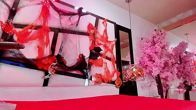 Snapshot of TessaCooper1 chatting on October 26, 8:04 pm TessaCooper1 online show from October 26, 8:04 pm