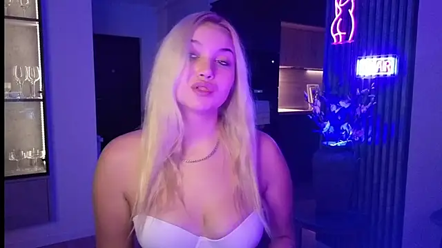 Snapshot of adrelaxina chatting on October 15, 1:17 am adrelaxina online show from October 15, 1:17 am