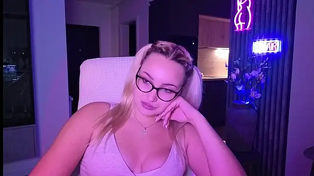 Snapshot of adrelaxina chatting on October 27, 10:25 pm adrelaxina online show from October 27, 10:25 pm