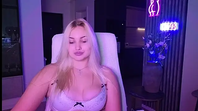 Snapshot of adrelaxina chatting on October 28, 7:38 pm adrelaxina online show from October 28, 7:38 pm