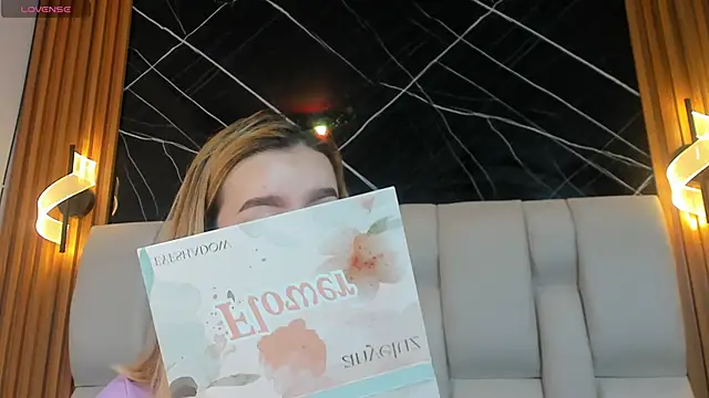 kristal joi dl online show from November 6, 12:39 pm