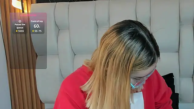 kristal joi dl online show from December 3, 11:19 am