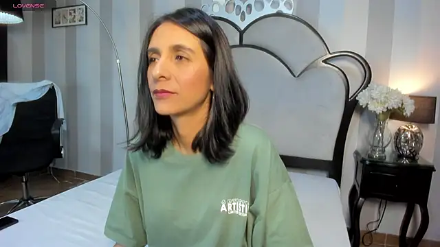 MiaAmore  online show from January 16, 7:40 pm